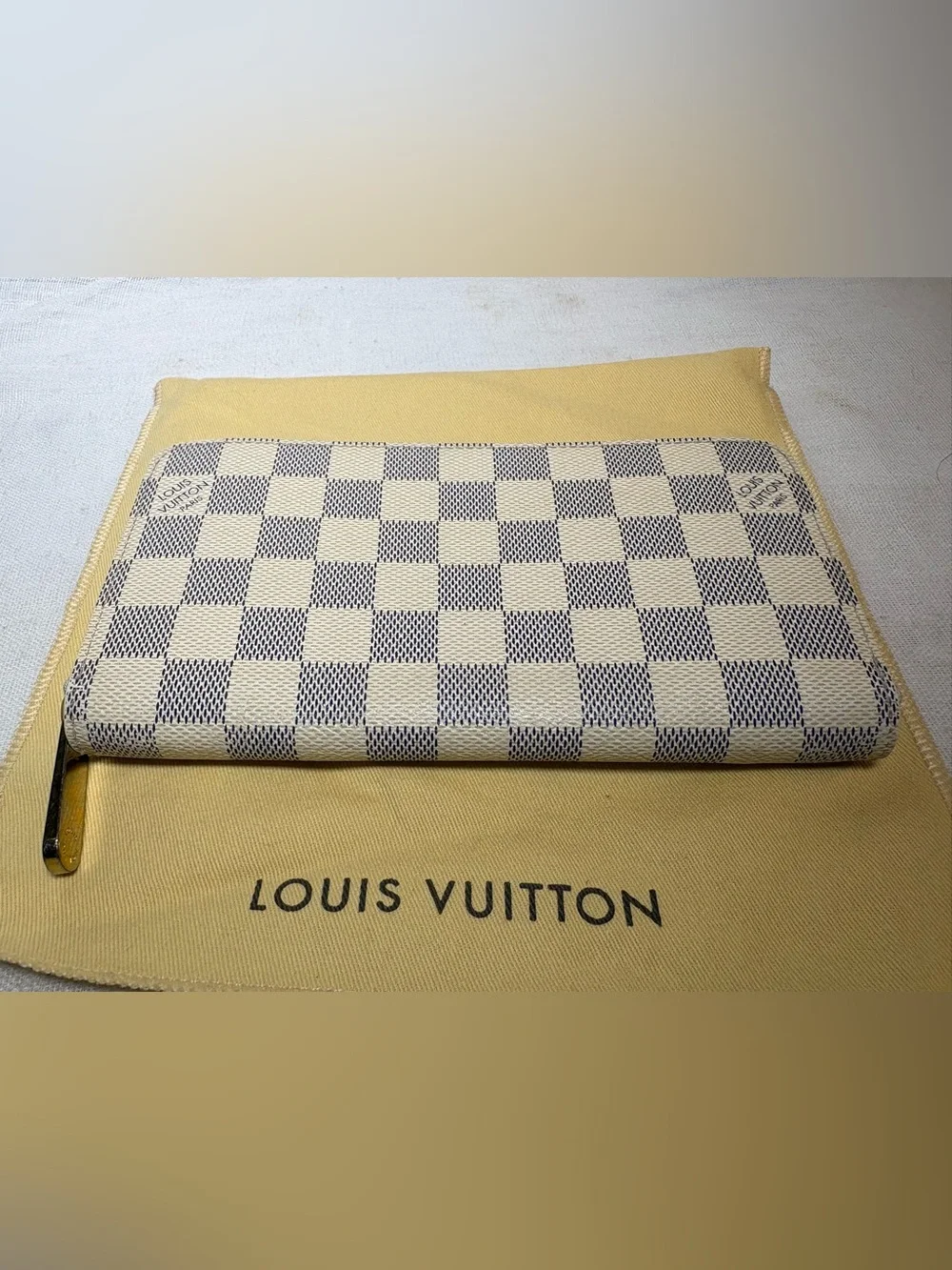 Authentic Louis Vuitton Damier Azur Zippy Wallet Full Zip Around Checkered